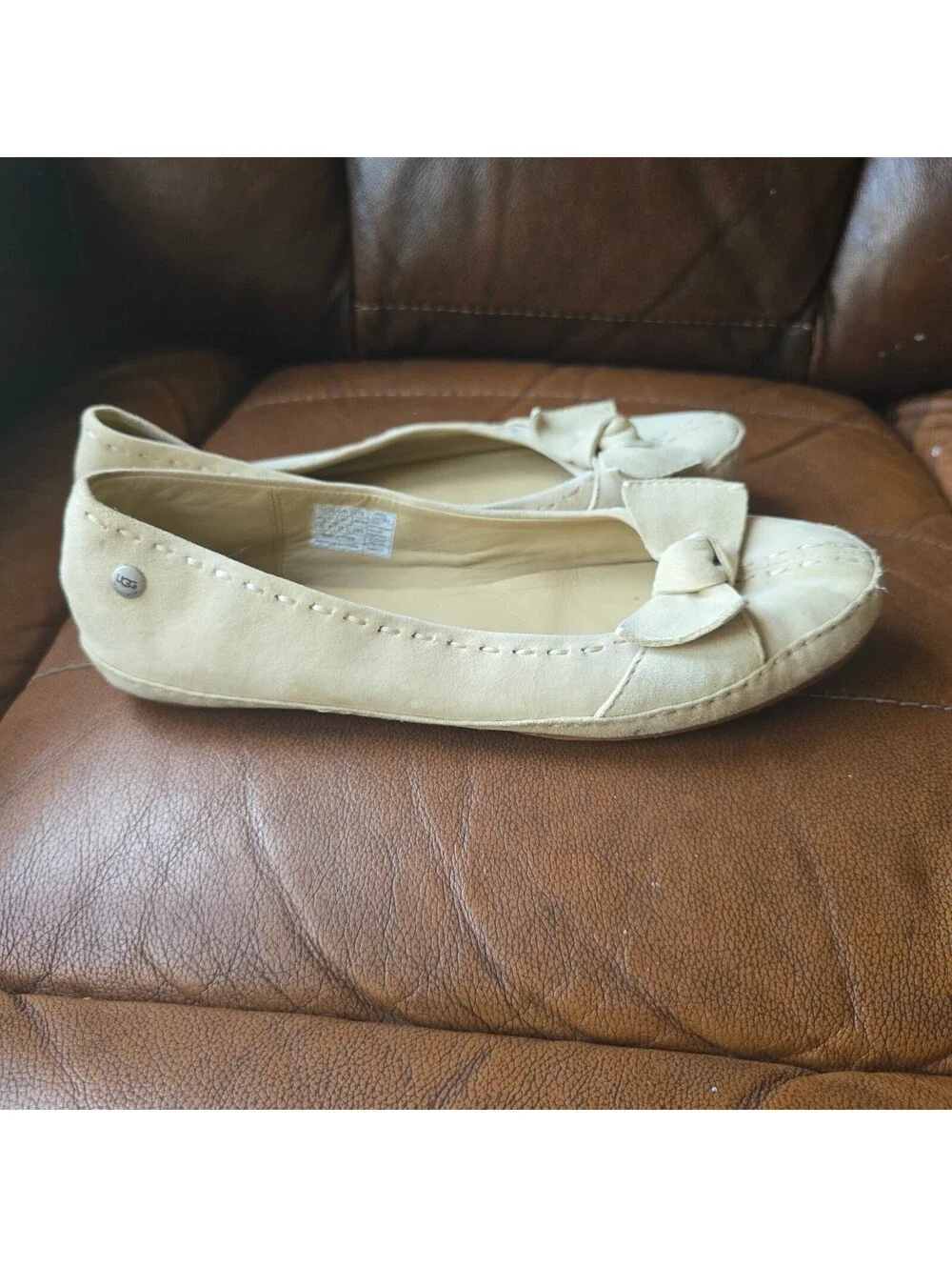 UGG Australia Cream Leather Bow Accent Ballet Flats Slip On Shoes Womens Size7.5